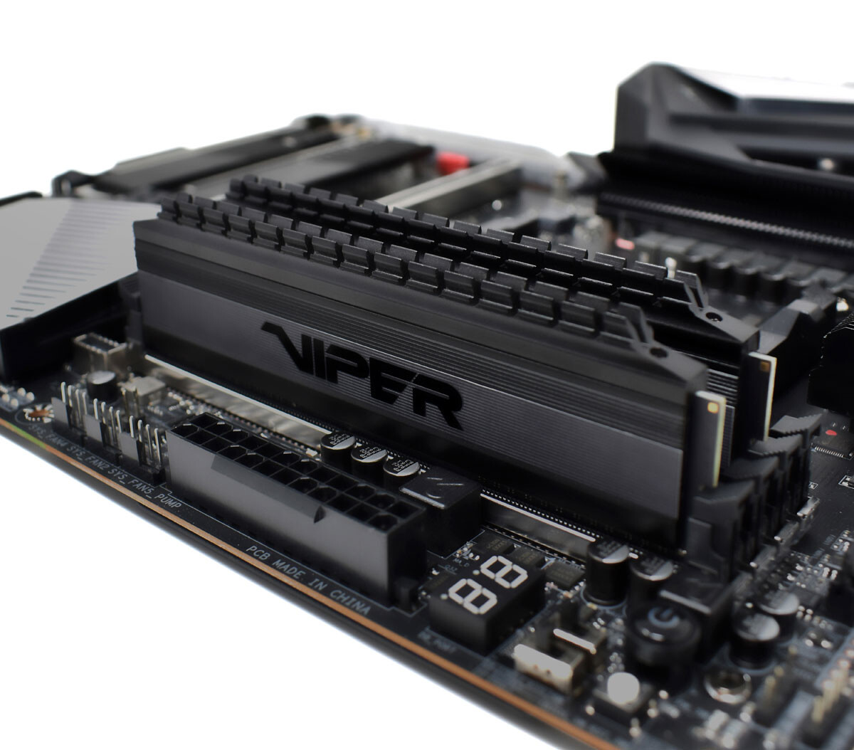 爱国者内存推出高频Viper 4停电DDR4-4133DDR4-4266和DDR4-4400内存模块图片