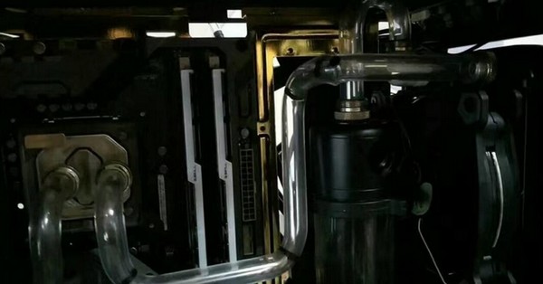 致敬FUXK：恩杰NZXT S340 ELite FUXK特仕版水冷装机—摇滚PC党图片