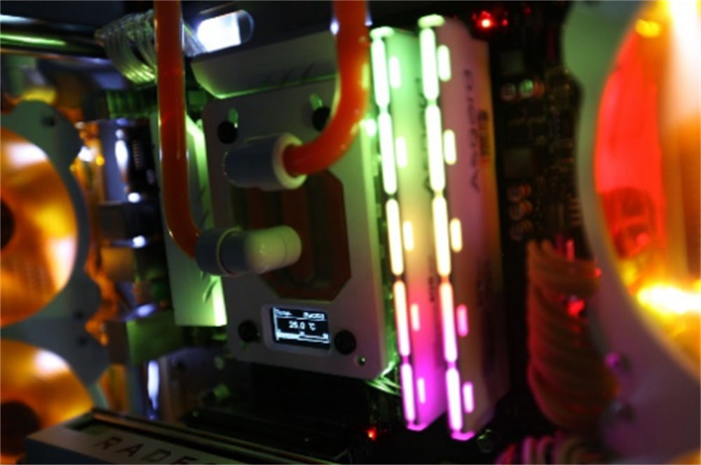 AMD力邀邢凯打造《全境封锁2》MOD主机图片