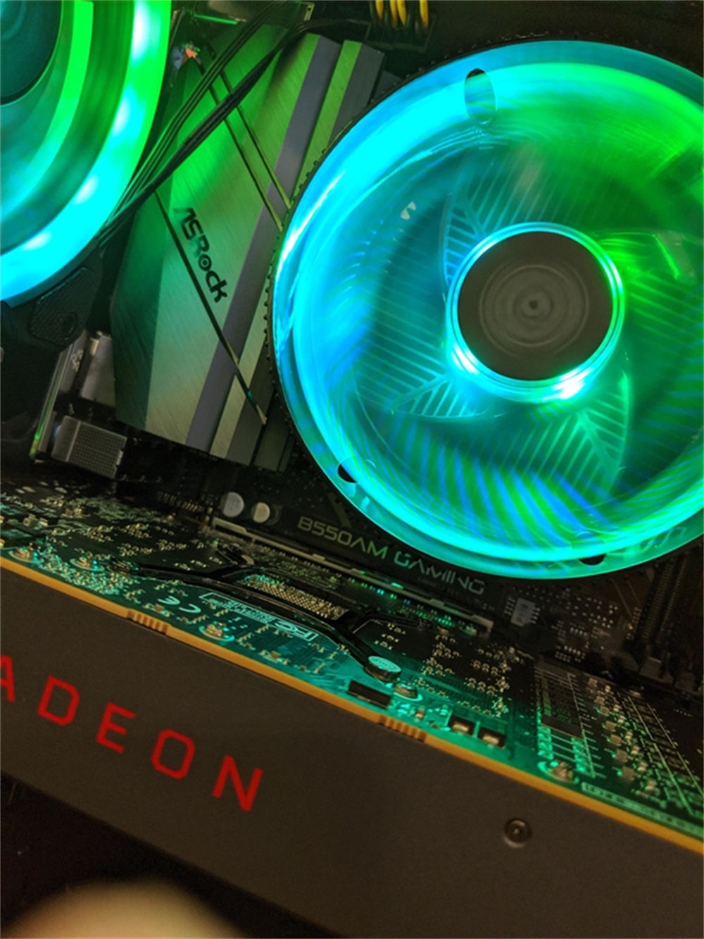 AMD B550主板真身首曝：依然可以PCIe 4.0图片