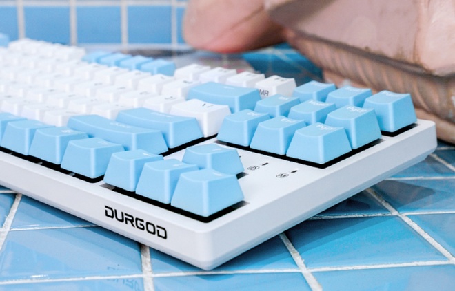 DURGOD杜伽 K320w无线键盘：晴空蓝PBT键帽、蓝牙/2.4G/USB-C三模连接图片