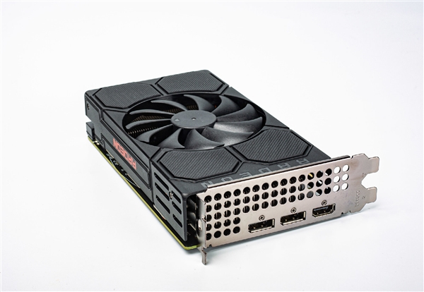 AMD RX 5500公版设计、性能首曝：完美取代RX 580图片