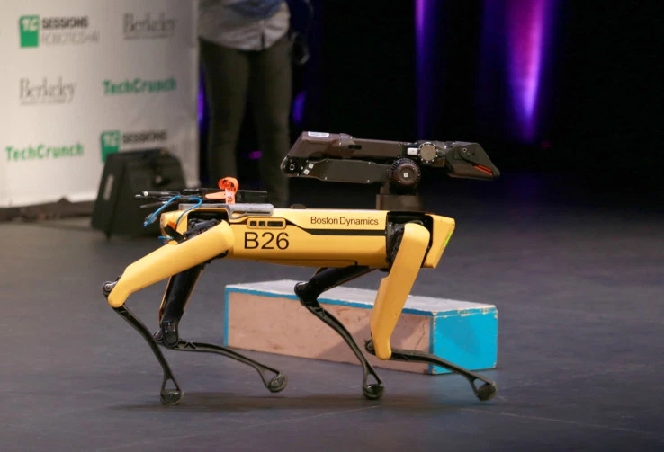 波士顿动力正式发售 Spot 机器人图片